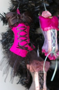 ExREz Corsets Etsy Ornaments! Christmas Corset Ornaments from Exquisite Restraint
